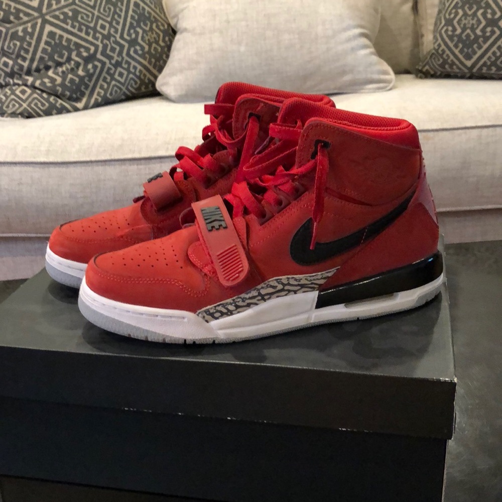 Size 7 Air Jordan Legacy 312